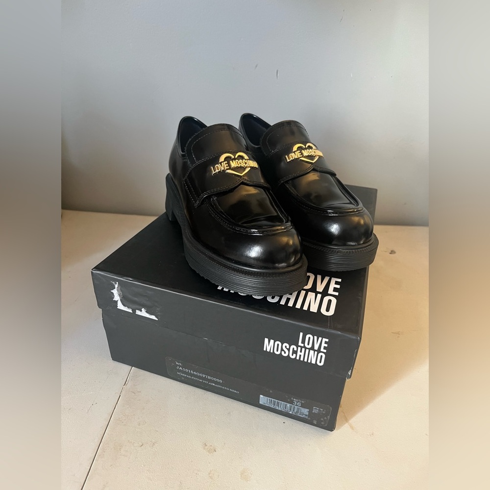 Love Moschino Heart Plaque Logo Black Calf Leather Loafers Women’s Size 36 EU